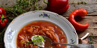 Борщ из маринованной капусты со свининой
