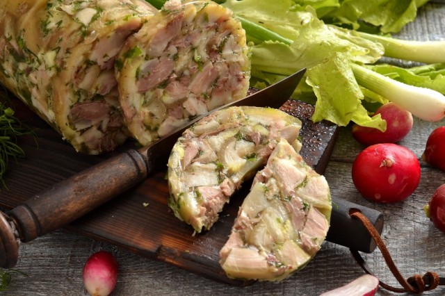 Холодец из свиной рульки в бутылке Холодец из свиной рульки в бутылке