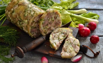 Холодец из свиной рульки в бутылке