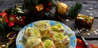 Яйца фаршированные селёдкой и плавленым сыром