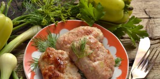 Мясные котлеты с отрубями и сладким перцем