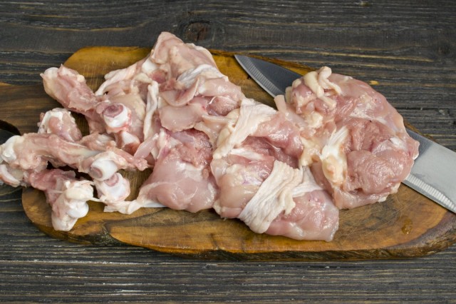 Вынимаем из курицы кости Вынимаем из курицы кости