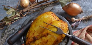 Куриная грудка, приготовленная с жидким дымом в духовке
