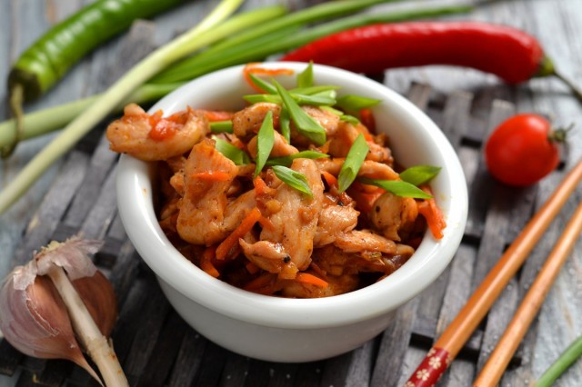 Курица в кисло-сладком соусе Курица в кисло-сладком соусе
