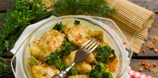 Вкусный минтай с овощами в духовке