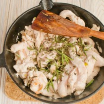 Обжариваем курицу на сковородке Обжариваем курицу на сковородке