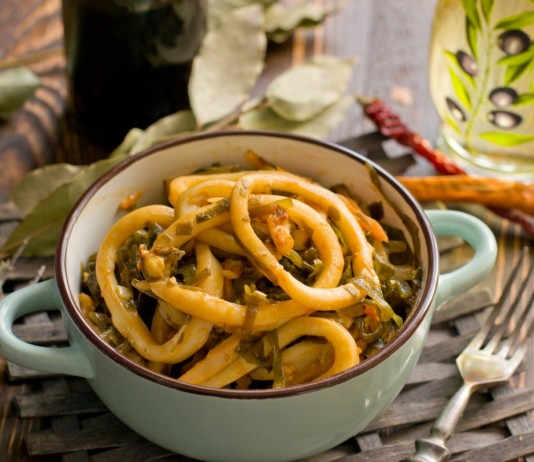 Кальмары по-корейски - вкусный салат из морепродуктов