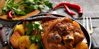 Рулька с картошкой — простой рецепт для праздничного стола