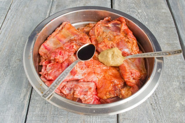 Маринуем мясо в специях 6 часов Маринуем мясо в специях 6 часов