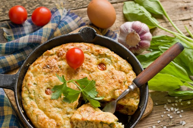 Омлет с творогом и шпинатом
