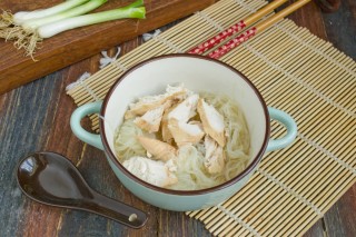 Добавляем куриную грудку Добавляем куриную грудку