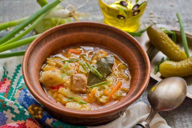 Солянка с картошкой и перловой крупой Солянка с картошкой и перловой крупой