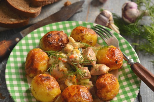 Свинина с кабачками и картошкой Свинина с кабачками и картошкой