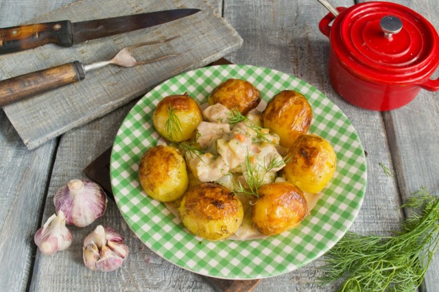 Свинина с кабачками и картошкой готова! Свинина с кабачками и картошкой готова!