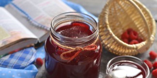 Малиновое желе — вкусная заготовка на зиму из ягод