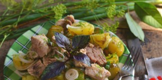 Салат деревенский с картошкой и мясом