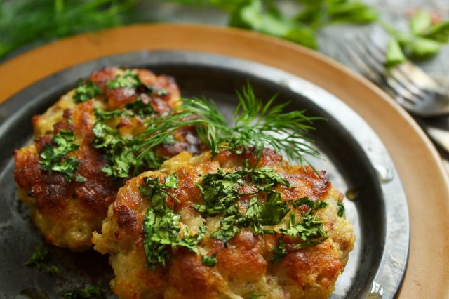 Самые вкусные и быстрые котлеты из свиного фарша Самые вкусные и быстрые котлеты из свиного фарша