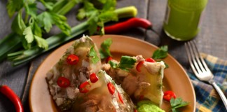 Вкусный свиной холодец с фенхелем и зеленью