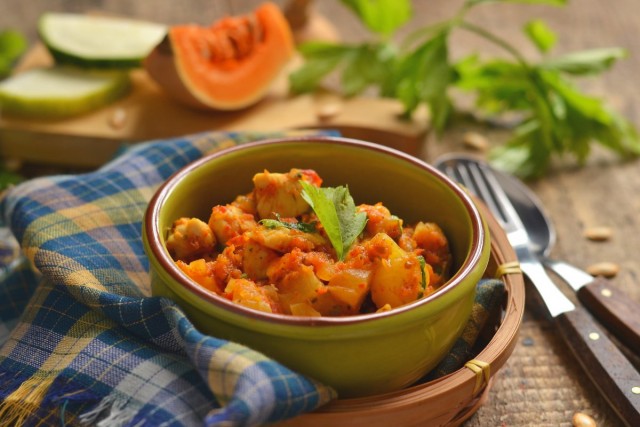 Кабачки, тыква и курица — осеннее рагу на каждый день Кабачки, тыква и курица — осеннее рагу на каждый день