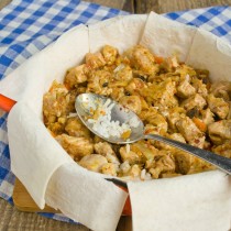 Добавляем мясо со специями Добавляем мясо со специями