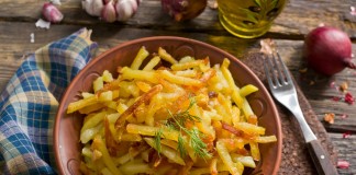 Жареная картошка в духовке — когда хочется себя побаловать