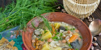 Грибной суп с фасолью и картофелем
