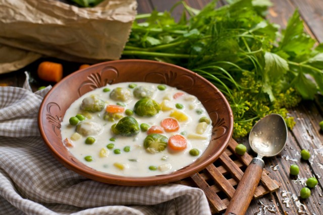 Молочный суп с овощами Молочный суп с овощами