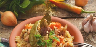 Плов с мясом для быстрого и сытного ужина