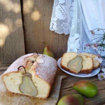 Пирог с целой грушей