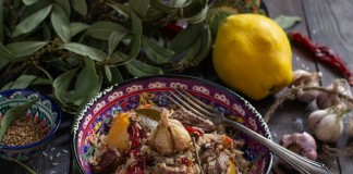 Ароматный плов с айвой и говядиной