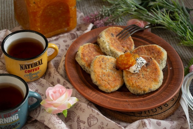 Сырники с маком и изюмом — вкус детства Сырники с маком и изюмом — вкус детства