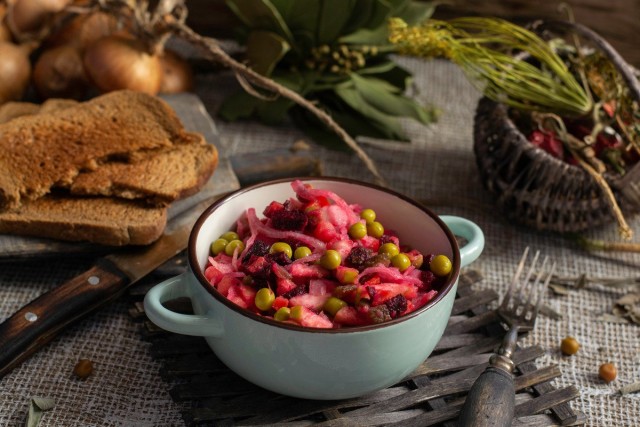 Винегрет с яблоком и квашеной капустой — вкусный салат к посту Винегрет с яблоком и квашеной капустой — вкусный салат к посту