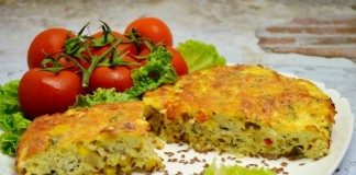 Рыбная запеканка с овощами и сырным соусом готова!