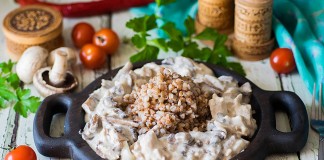 Универсальная подлива с курицей и грибами