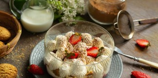 Трайфл с клубникой — лёгкий десерт