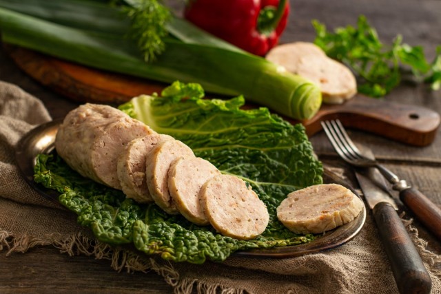Домашняя колбаса из свинины с курицей Домашняя колбаса из свинины с курицей