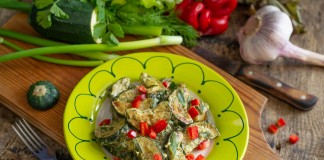 Жареные кабачки со сметаной и чесноком