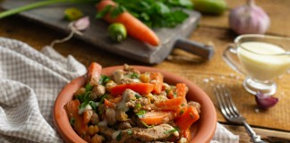 Ароматный нут с мясом под сырным соусом - Рецепты Ароматный нут с мясом под сырным соусом