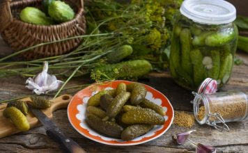 Хрустящие огурцы, соленые как в бочке холодным способом