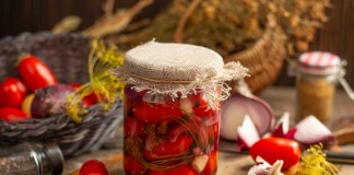 Кисло-сладкие маринованные помидоры черри