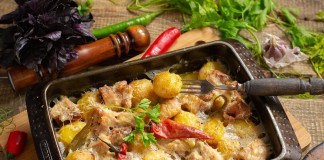 Нежное варёное мясо, запеченное с картошкой - Рецепты Нежное варёное мясо, запеченное с картошкой