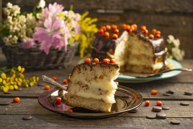 Вкусный домашний торт с влажным бисквитом на растительном масле Вкусный домашний торт с влажным бисквитом на растительном масле