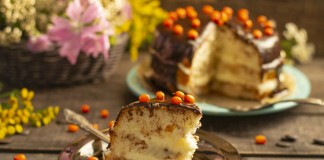 Вкусный домашний торт с влажным бисквитом на растительном масле