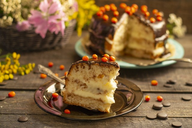 Вкусный домашний торт с влажным бисквитом на растительном масле Вкусный домашний торт с влажным бисквитом на растительном масле