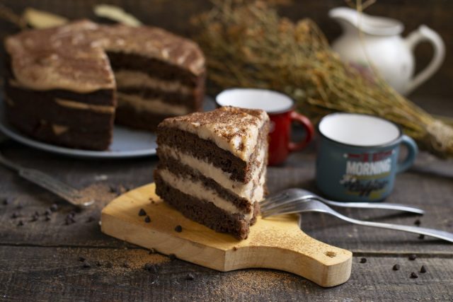 Изумительный шоколадный торт от Энди Шефа с кремом «Патисьер»