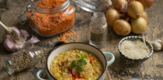Густой чечевичный суп с рисом