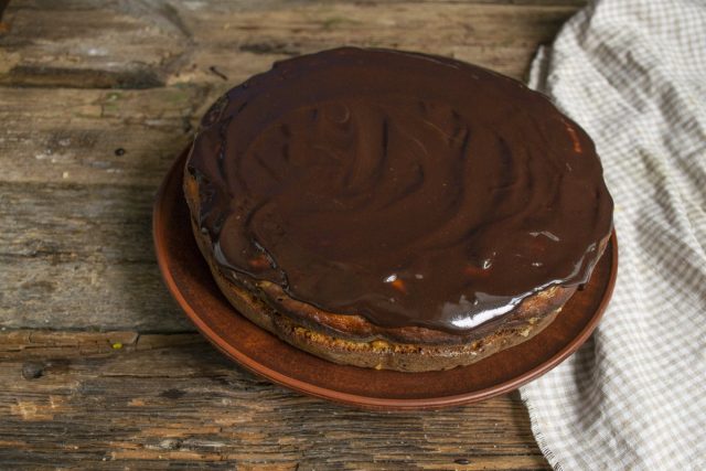 Пирог с яблоками и сухофруктами готов Пирог с яблоками и сухофруктами готов
