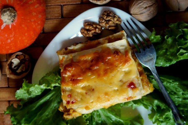Вегетарианская лазанья с тыквой и грецкими орехами
