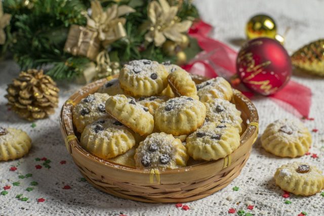 Песочное печенье на майонезе с шоколадными каплями