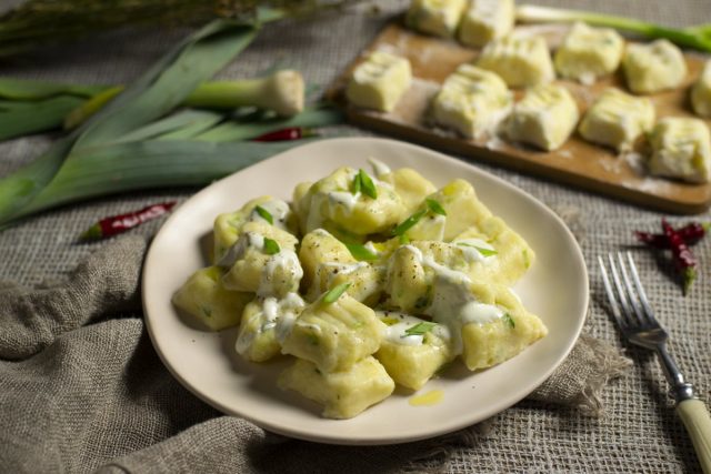 Ленивые вареники с картошкой, творогом и луком